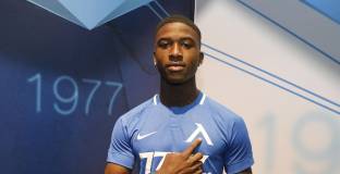 Левски вдига голмайстора си за Етър