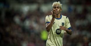 ФК Сеул - Барселона 3:7 