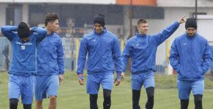 В Левски тренират на 4 врати (видео)