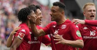 Майнц задълбочи кризата при Байерн (видео)