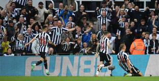 Нюкасъл напредна на третото място с голяма победа