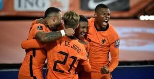 Нидерландия отива на Световно