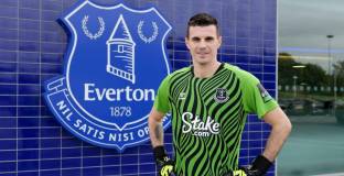   Евертън подписа с бивш вратар на Лестър 