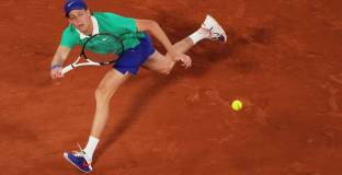 Синер се класира за 2-я кръг на 