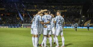 Аржентина с минимален успех срещу Уругвай