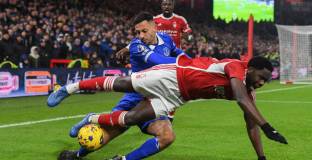 Висшата лига повдигна обвинения на Евертън и Нотингам Форест 