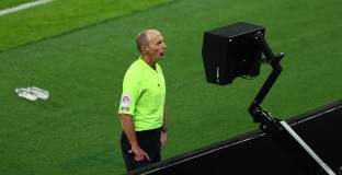 Райли: VAR ще е на страната на атакуващите играчи