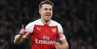 Арсенал с две крачки пред Наполи (видео)