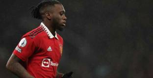 Уан-Бисака няма да напусне Ман Юнайтед 