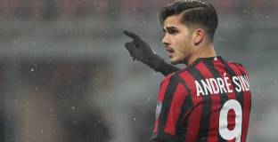 Трансферът на Андре Силва в Монако е пред провал