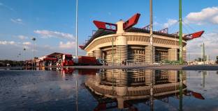 Милан и Интер се надяват да изиграят първия си мач на новия стадион през 2030 г.