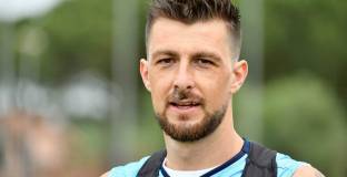 Ачерби може да премине в Монца