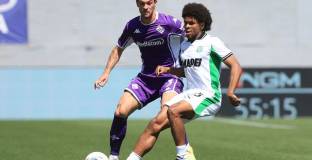 Фиорентина остава под напрежение след нулево равенство със Сасуоло