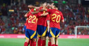 Испания вкара 5 на Северна Ирландия