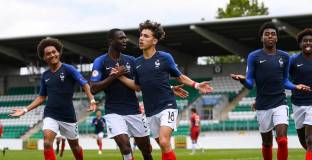 Франция спечели Европейското до 17 г. 