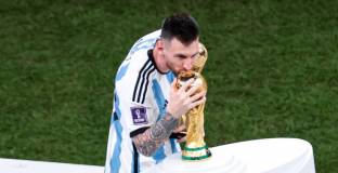 Агуеро: Роналдо е страхотен, но Меси е най-добрият 