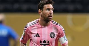 Ал- Ахли преговаря с Меси