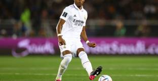 Давид Алаба няма да играе срещу Ливърпул