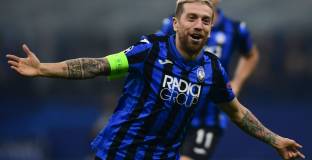 Гомес стана първият играч от Серия А с 15 асистенции през 21 в.