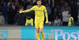 Наполи ще продължи с Мерет