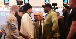 Усик нокаутира Дюбоа в петия рунд 