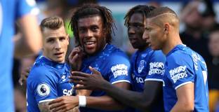 Евертън надви Уулвс в зрелищен мач