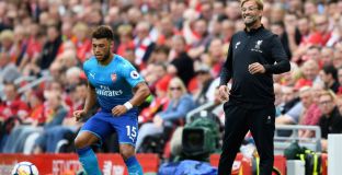 Невил: Окслейд не е сред най-добрите в Ливърпул