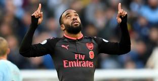 Сийман: Лаказет трябва да започне срещу Тотнъм