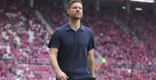 Алонсо е щял да бъде уволнен при загуба от Атлетико 