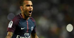 Дани Алвеш може да пропусне Световното 