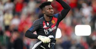 Онана остава основен страж на Ман Юнайтед