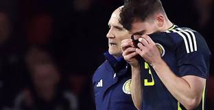  Контузията на Робъртсън не е сериозна