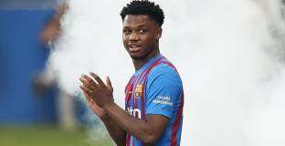   Лапорта: Питат ме за нападател, но вече имаме Фати