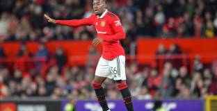 Еланга ще премине прегледи за Нотингам 