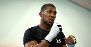  Брадли: Има нещо нередно с Джошуа 