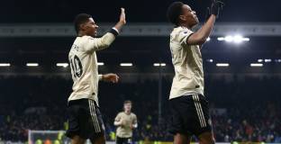 Юнайтед с победа в Бърнли