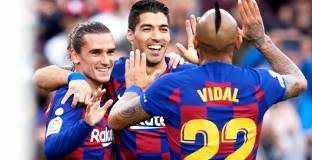 Шоу на Суарес в победата на Барса над Алавес