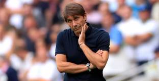   Киоун смята, че Арсенал е повлиял на уволнението на Конте