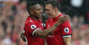 Юнайтед с четири и през Евертън (видео)