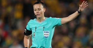 Уелч стана първата жена съдия в историята на Висшата лига