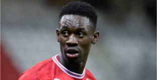 Челси преговаря за нападател на Арсенал 