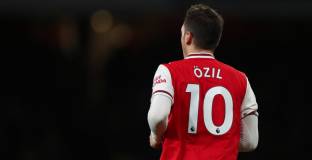 Йозил проведе тайни преговори с Фенербахче