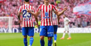 Арсенал е готов да вкара двама в сделката за Алварес