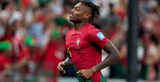 Арсенал и Челси са готови да се борят за Рафаел Леао