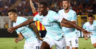  Арсенал и Ман Юнайтед ще се борят за Дъмфрис 