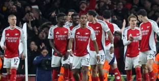 Арсенал се раздели с 20 футболисти
