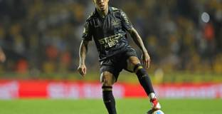 Арсенал изпрати оферта за защитник на Коринтианс