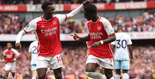 Арсенал с драматична победа над Ман Юнайтед