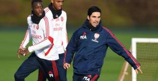  Смит: Липсата на трансфери е бонус за Арсенал