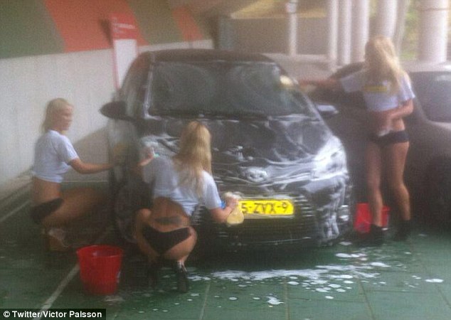 Холандският НЕК Ниймеген обеща на играчите си подобна автомивка, за този който стане играч на мача